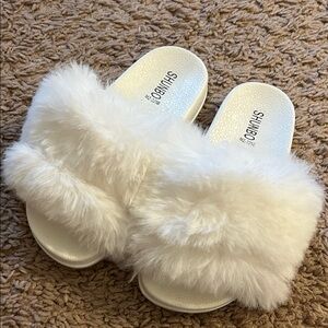 ShuShop Plush White Slides